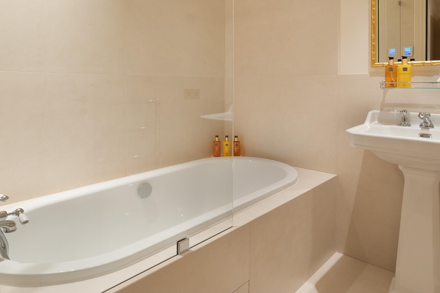 Pick A Flat'S Apartements With Services In Louvre - Rue Des Halles París Exterior foto